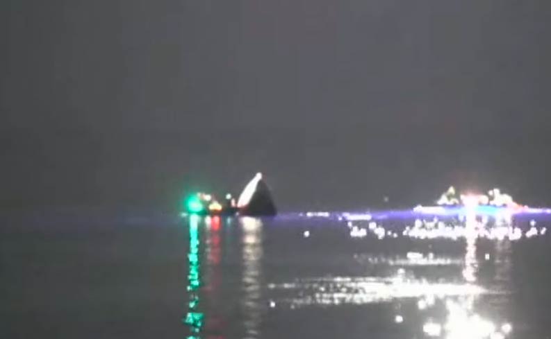 NASA SpaceX falcon 9 Ax-2 Mission Splashdown