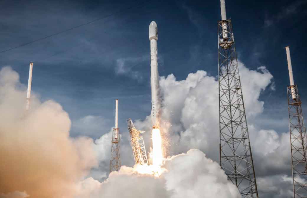 NASA SpaceX Falcon 9 Starlink 7-10